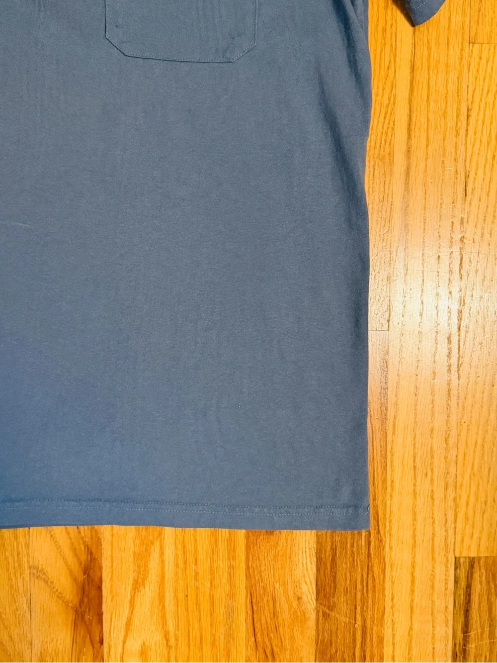 Everlane Mens Medium The Premium-Weight Pocket Tee in Slate Blue Uniform - Picture 3 of 6